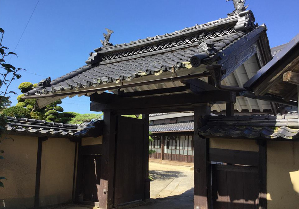 宮澤家の門
